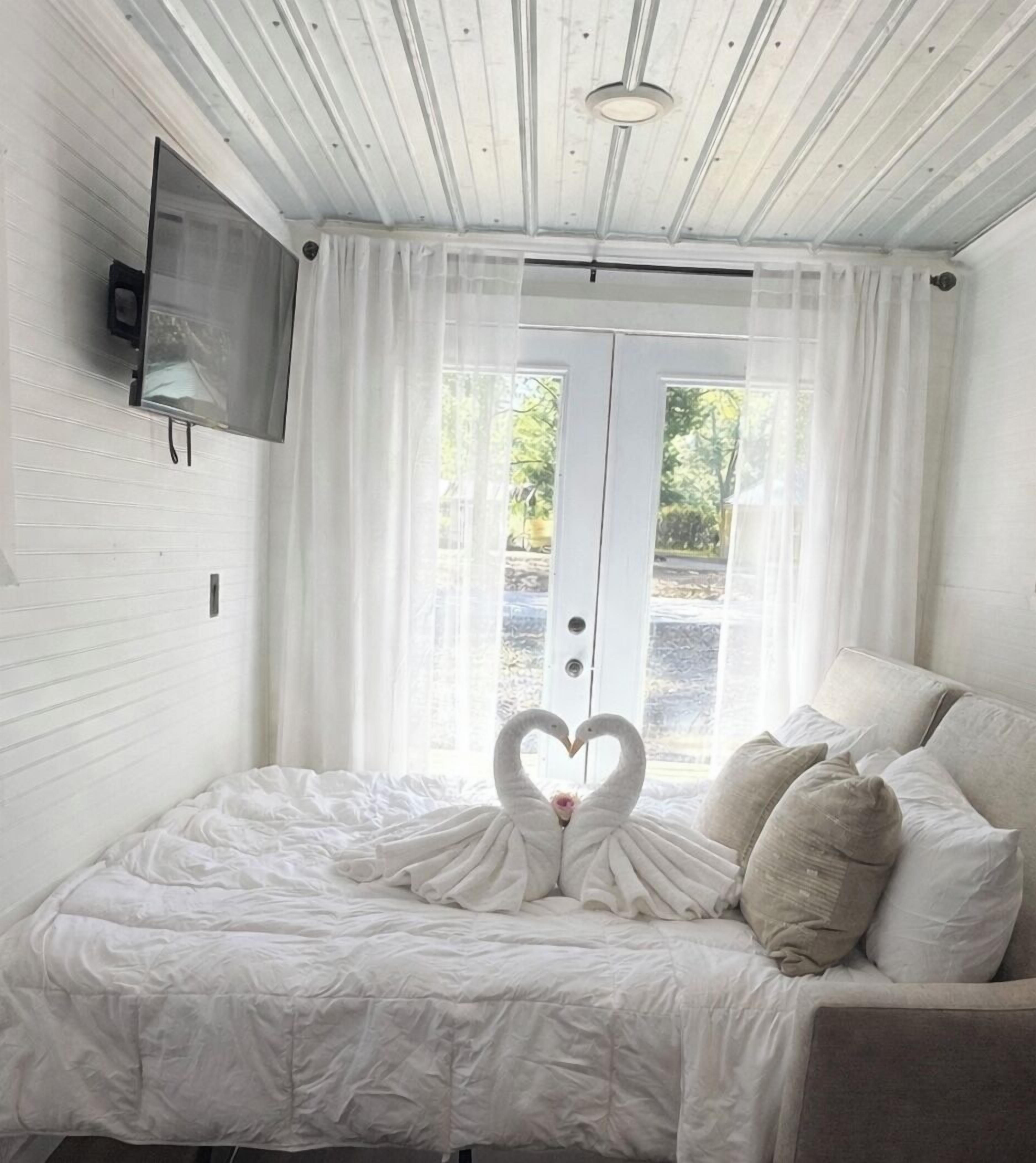 1 chambre, fer et planche à repasser, Wi-Fi gratuit, draps fournis