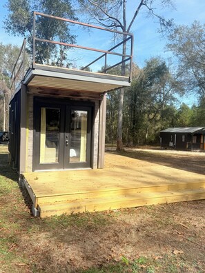 Exterior detail - The Honey Hole 1-bedroom container home in beautiful Mount Hermon with AC (Mount Hermon)