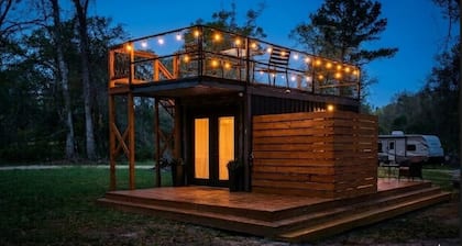 Hot Tub• Rooftop •Cozy• Quiet Neighborhood • 19 mins to Bogue Chitto State Park