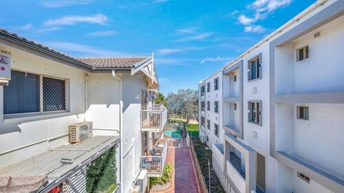 Shoreline Apartments - Unit 4b