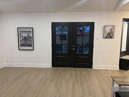 Tranquil 3-bedroom house with soaking tubs in charming Orange