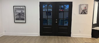 Tranquil 3-bedroom house with soaking tubs in charming Orange