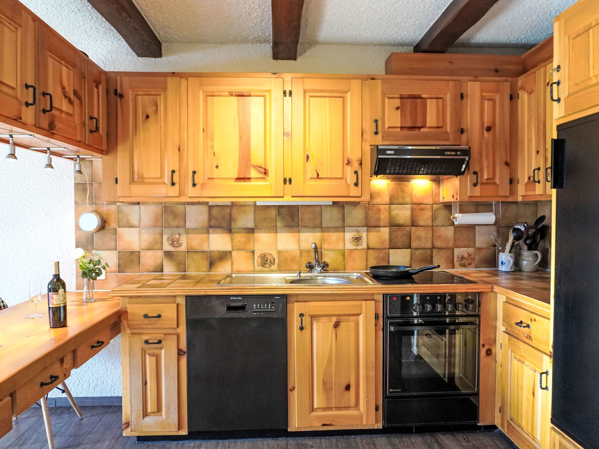 Réfrigérateur, four, lave-vaisselle