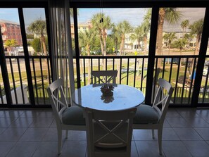 Dining - 2 Bedroom 2 bath condo on Manasota Key! Discounted 20 percent! (Englewood)