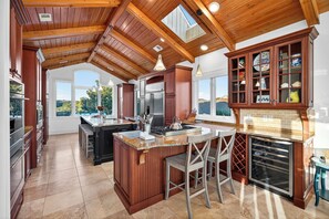 Fridge, microwave, oven, stovetop - Gorgeous Seabrook Island Home with POOL and HOT TUB! Close to Beach Club! (Seabrook Island)