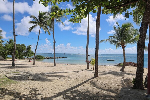 Beach - Appt La Papaye Jaune, 5pers 3ch, beaches, marina, restaurants and shops on foot (Saint-François)