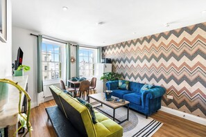 Living area - Perfect 2-bedroom apartment in bright and lively Brighton and Hove (Brighton and Hove)