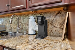 Microonde, forno, piano cottura, lavastoviglie