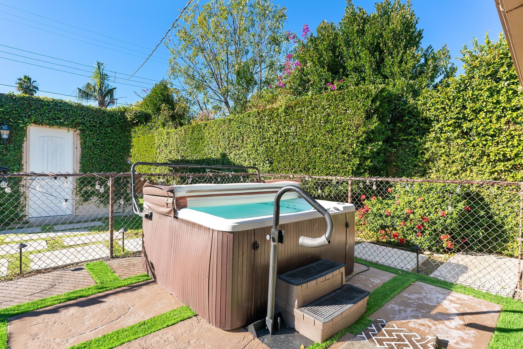 Tina de hidromasaje al aire libre