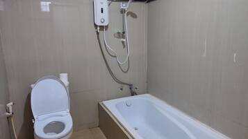 Ducha, toallas, jabón, shampoo