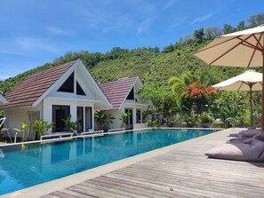 حمام سباحة مصغر/للتدريب