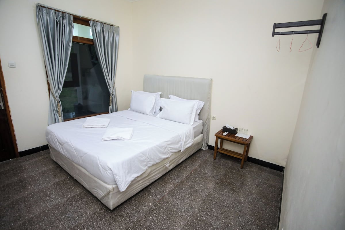 Standard Double Room | Free WiFi