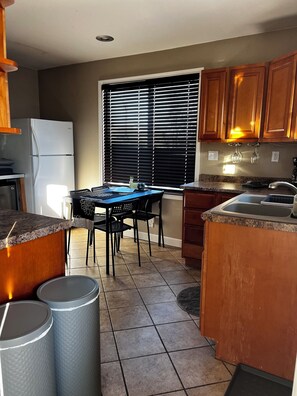 Private kitchen - Cozy Home — LOWER unit — in Central Milwaukee (Milwaukee)