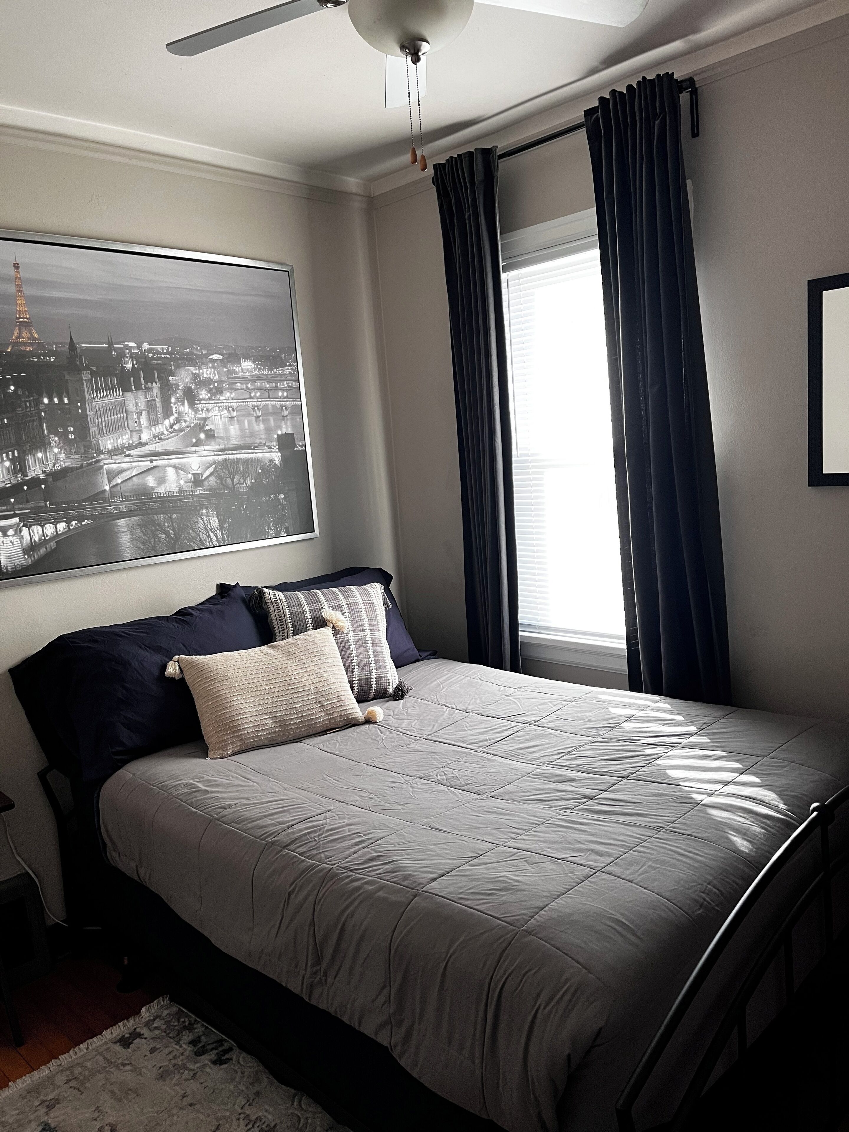 Iron/ironing board, WiFi, bed sheets