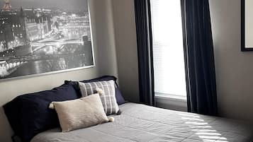 2 bedrooms, iron/ironing board, WiFi, bed sheets