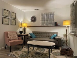 Living area - Gamay Garden Suite (Oliver)