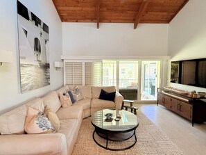 Smart TV, books - VILLA SANIBEL 3C- 2 Bed, 2 Bath condo with additional sleeping loft on Sanibel (Sanibel)