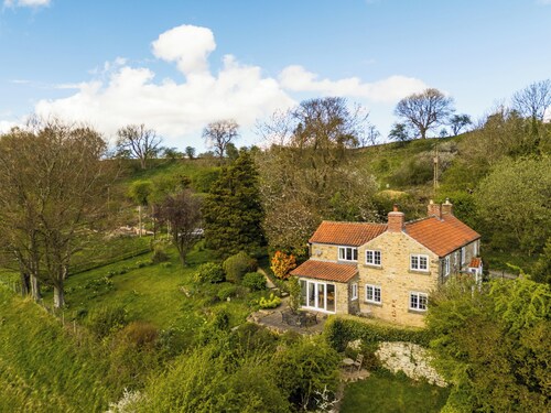 Stunning 3 Bedroom Cottage Near Historic York