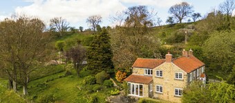 Stunning 3 Bedroom Cottage Near Historic York