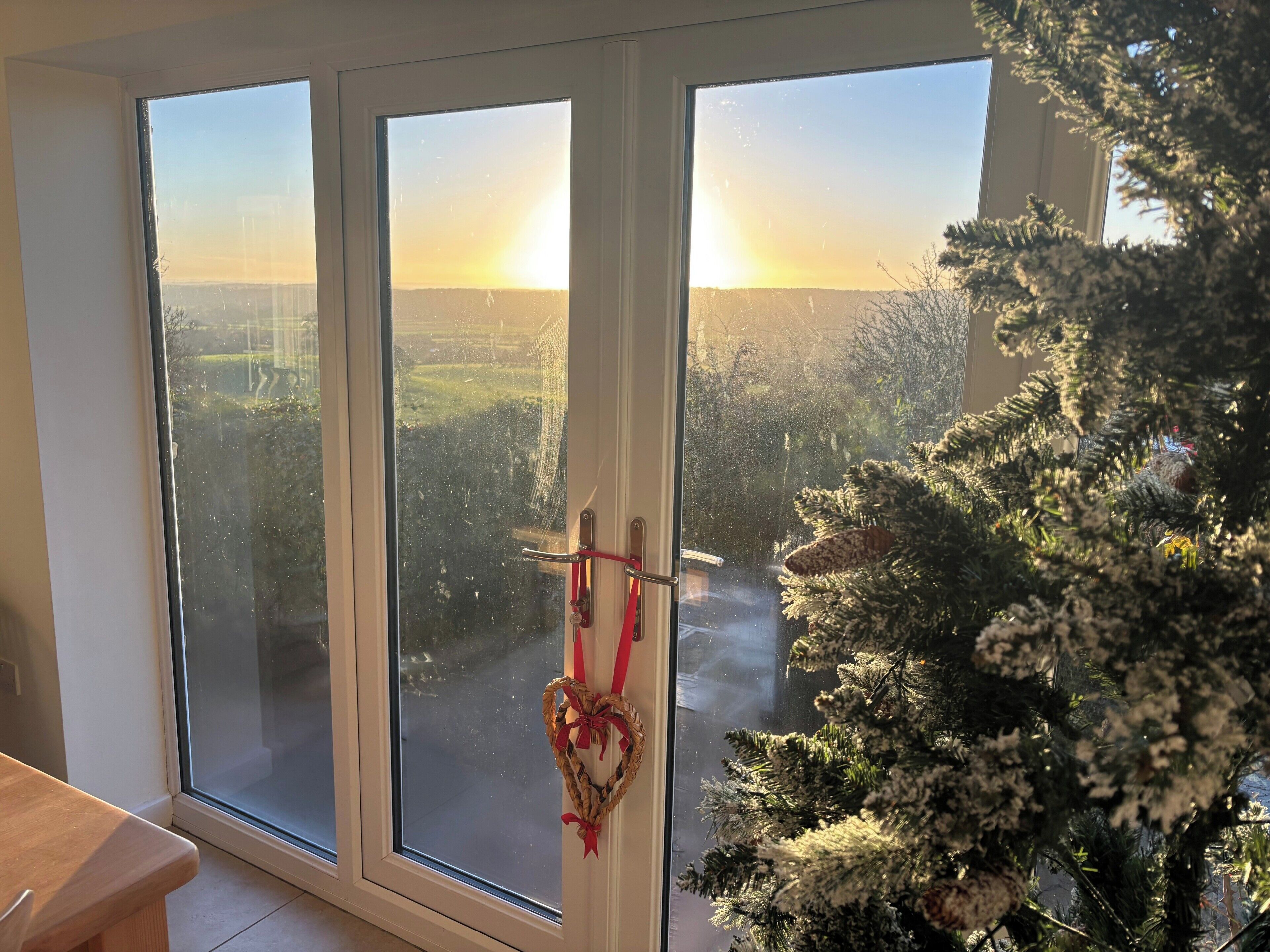 المنشأة من الداخل