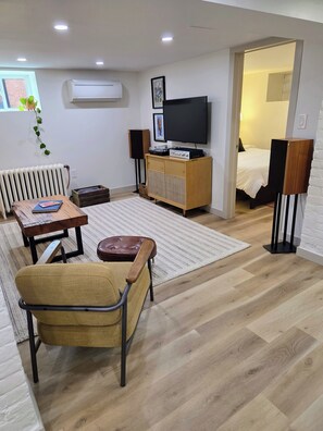 Bureau, Wi-Fi, literie fournie