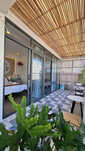 المنشأة من الداخل