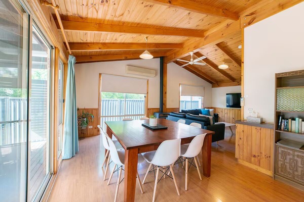Cottage, 3 Bedrooms, Patio | Living area