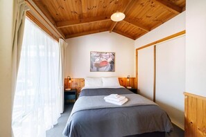 Cottage, 1 Bedroom, Patio | Free WiFi - Awonga Cottages (Halls Gap)