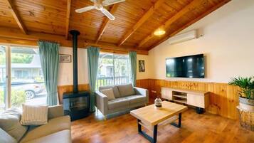 Småhus, 2 soverom, terrasse | Oppholdsområde