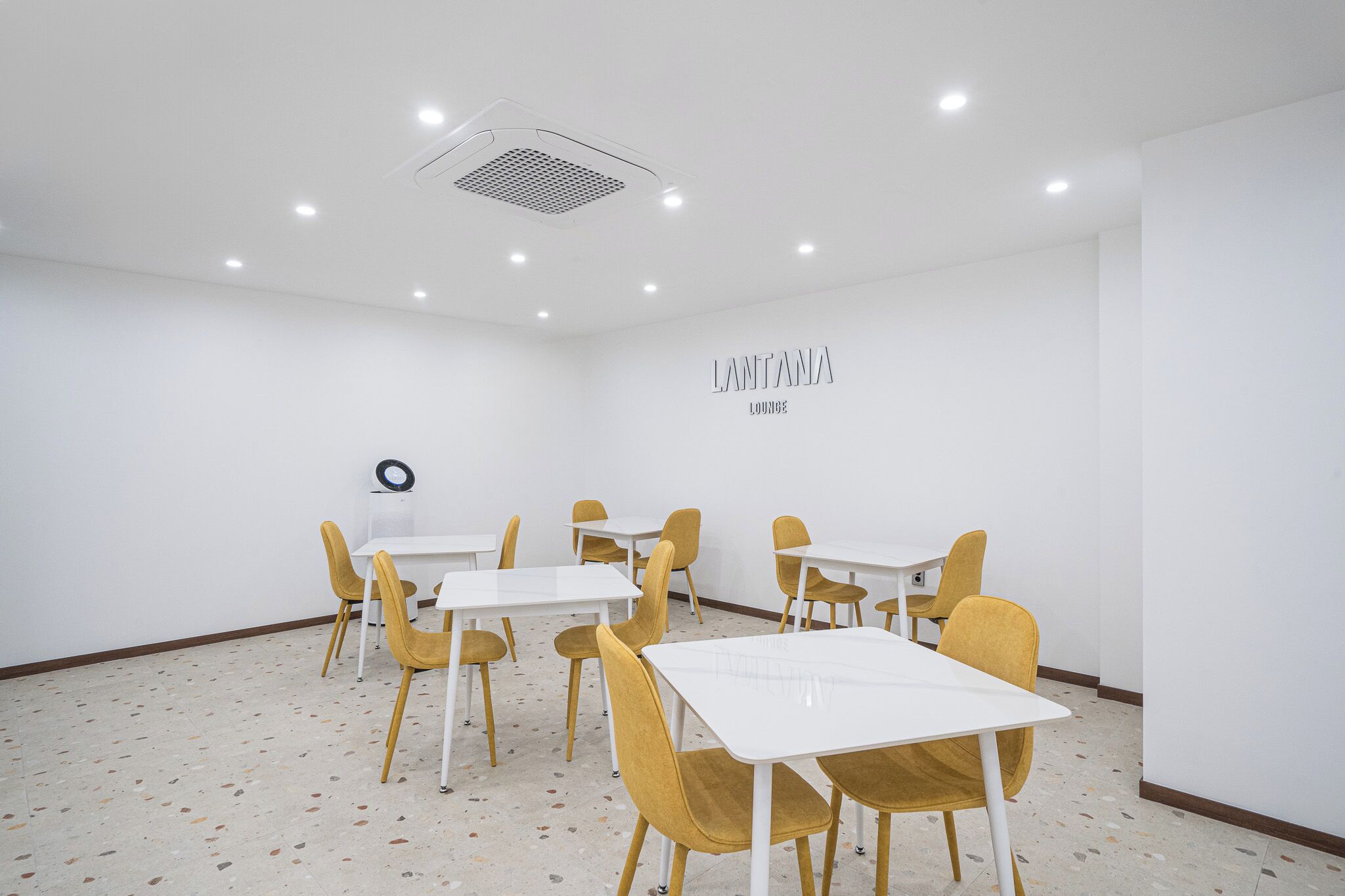 Free daily self-serve breakfast