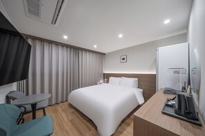 Deluxe Double Room | Desk, laptop workspace, free WiFi - LANTANA HOTEL DAEGU SINAM (Daegu)