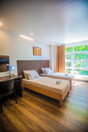 Deluxe Twin Room, Balcony, Garden View | Desk, laptop workspace, free WiFi - Hotel NaeR (Romblon)