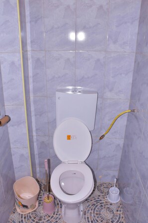 Bathroom - Enjoyable 2-bedroom apartment in charming Kithimani neighborhood (Kithimani)