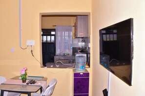 Dining - Enjoyable 2-bedroom apartment in charming Kithimani neighborhood (Kithimani)