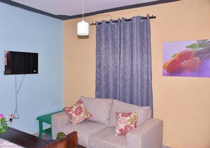 Living area - Enjoyable 2-bedroom apartment in charming Kithimani neighborhood (Kithimani)
