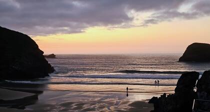 Vacation Home Between Sea and Peaks
