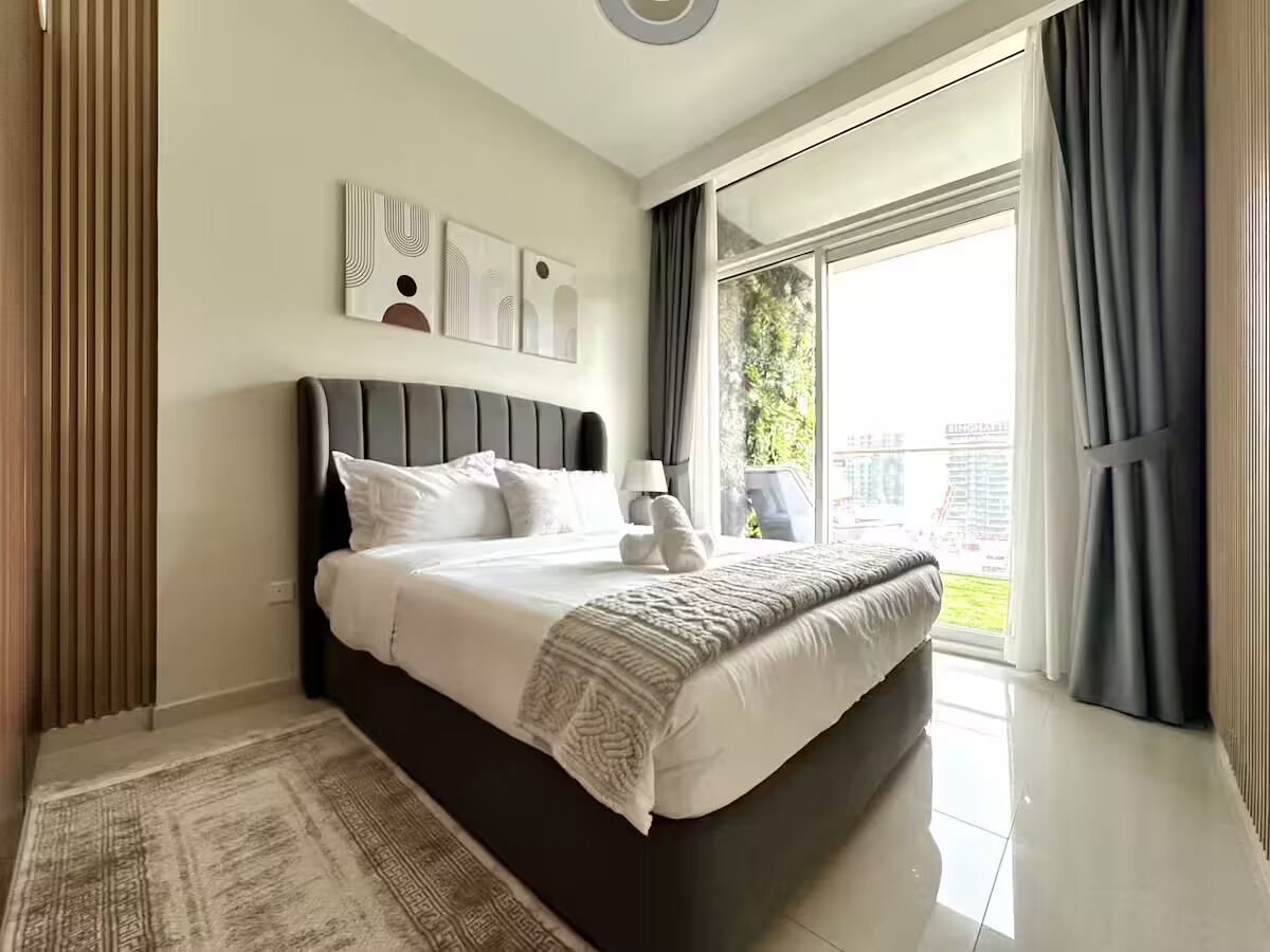 Near Burj Khalifa, Canal View 2-bedroom Apartment, Dubai - Dubái
