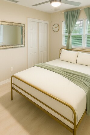 Fer et planche à repasser, Wi-Fi, draps fournis