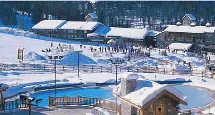 Ski In/Ski Out- Large Studio- Pools & Hot Tubs