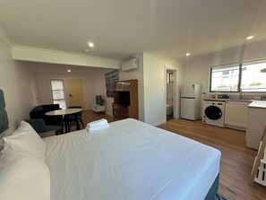 Fer et planche à repasser, Wi-Fi, draps fournis