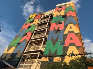 المنشأة من الخارج