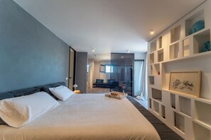 Fer et planche à repasser, lit parapluie, Wi-Fi, draps fournis