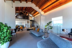 TV - Villa Terrasini, Contemporary Jewel Near the Sea (Terrasini)
