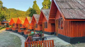 Basic House, Private Bathroom | Living area