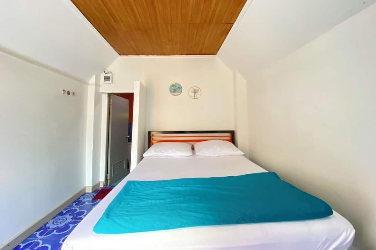 Basic House, Private Bathroom