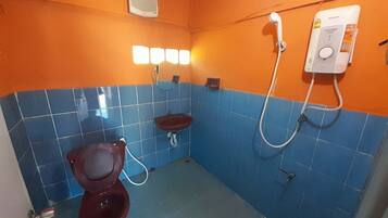 Basic House, Private Bathroom | Bathroom | Shower, hair dryer, towels, soap