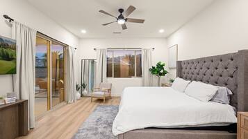 Een strijkplank/strijkijzer, wifi, beddengoed