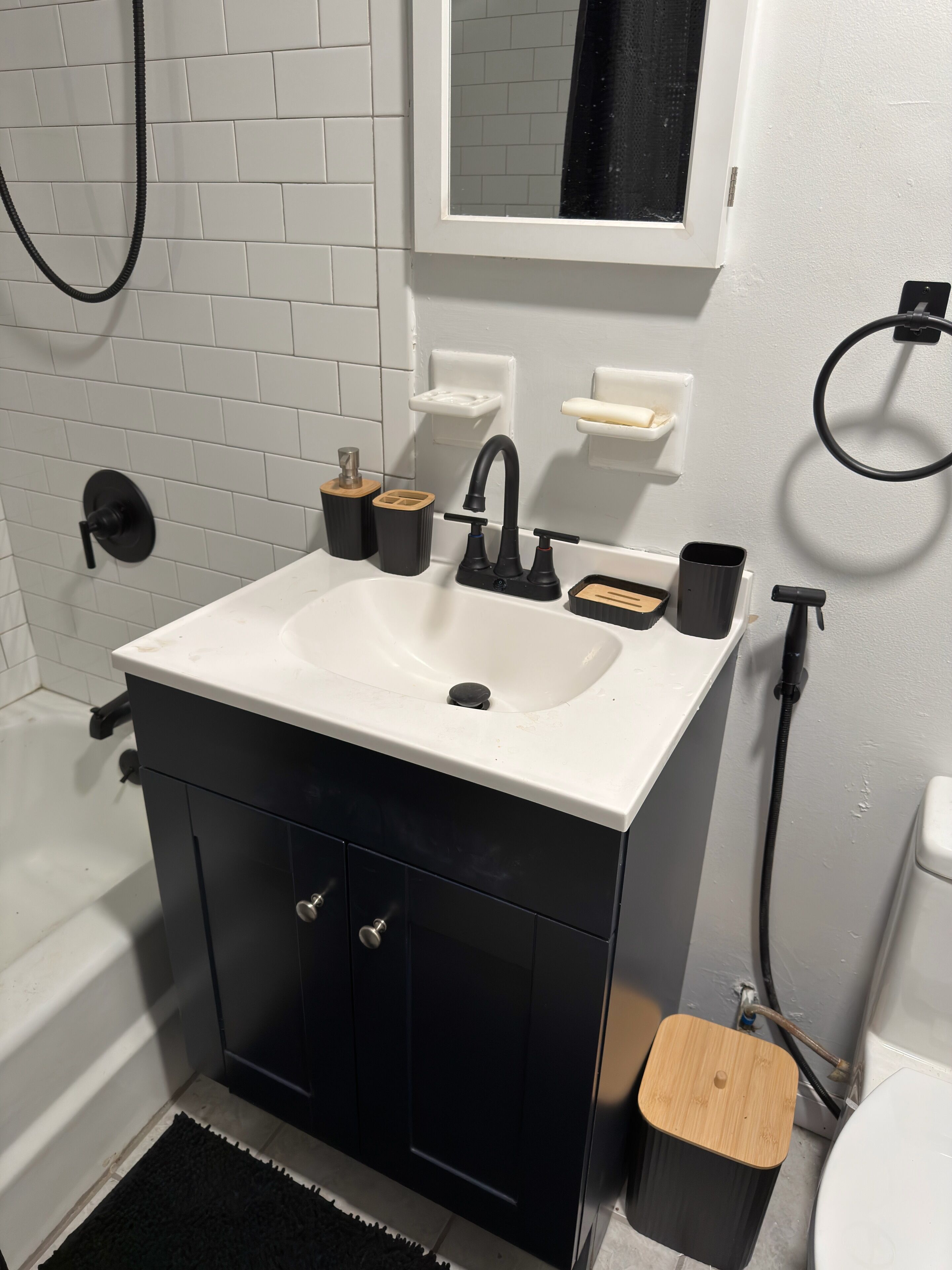 Hårtørrer, bidet, håndklæder, Sæbe