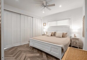 House | 3 bedrooms - Beach House on the Beach for 8 People With Jacuzzi (Hollywood)