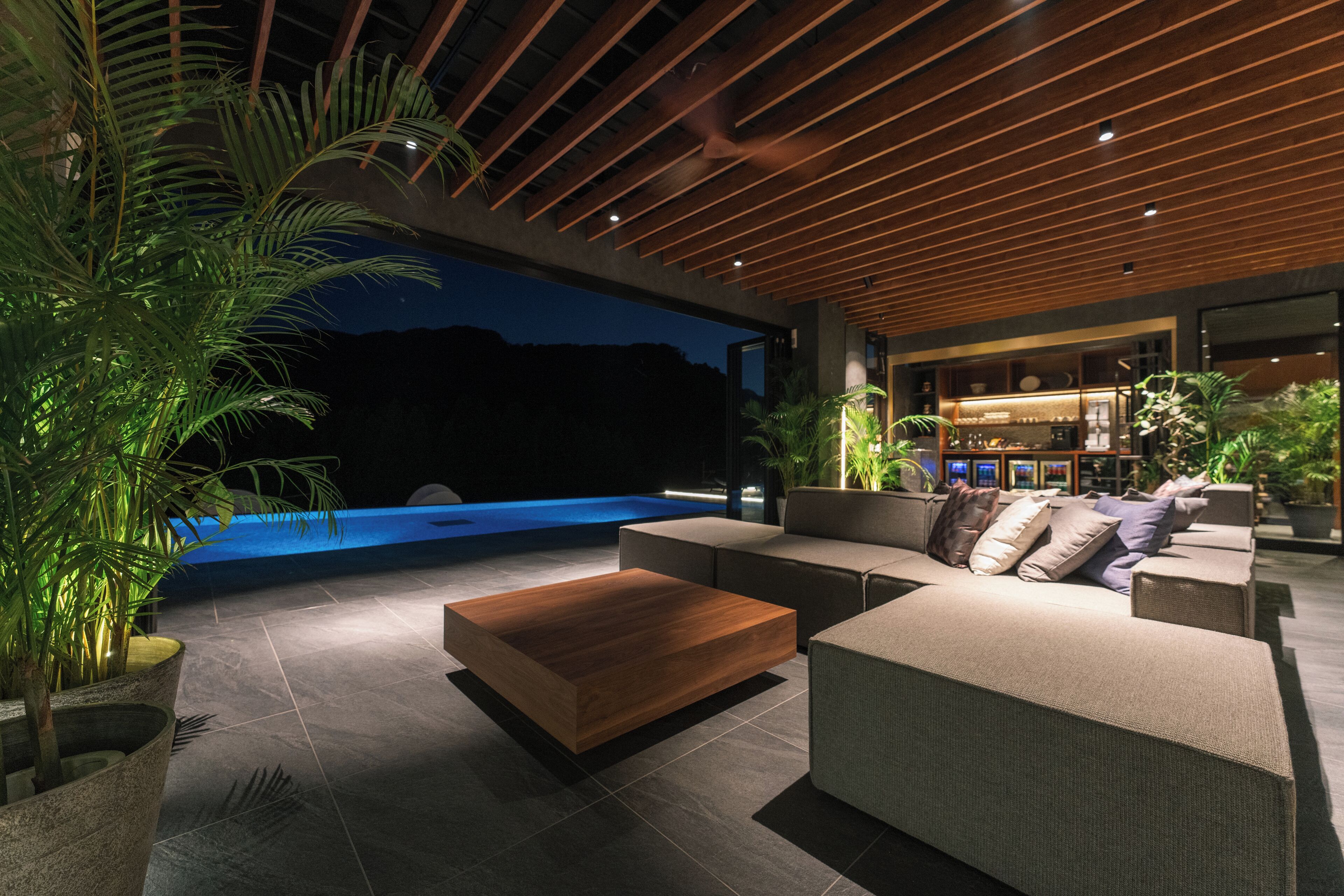 ロビーラウンジ